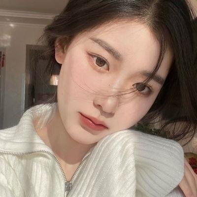 锦鲤夫人爱吃瓜读心少帅偏宠她 封面