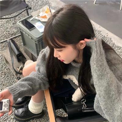 尼基与弗洛 封面